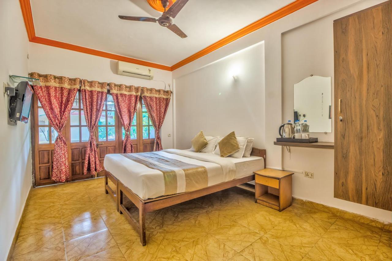 The Village Beach Resort Baga Exterior foto