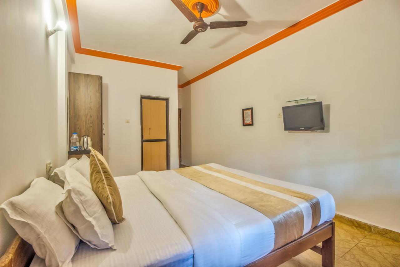The Village Beach Resort Baga Exterior foto